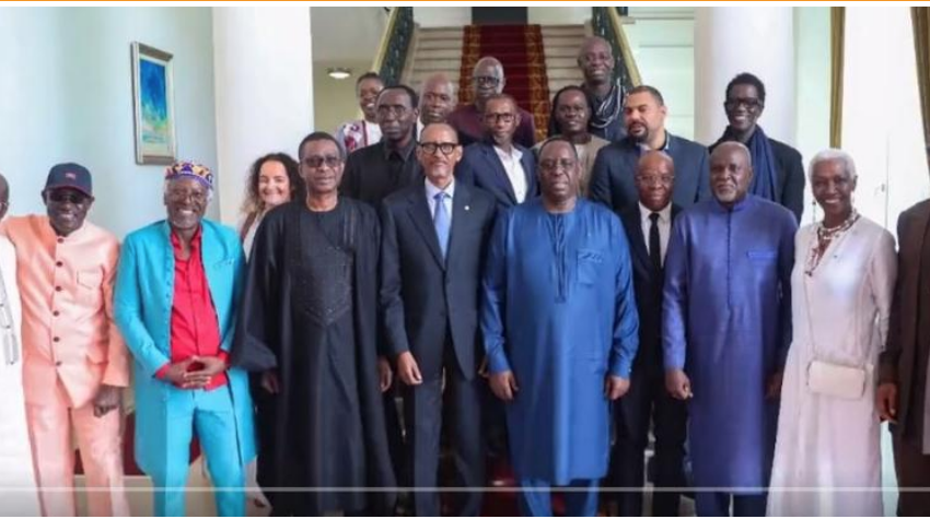  Le Président Macky Sall reçoit les artistes africains et sénégalais au palais après l’inauguration du STADE ABDOULAYE WADE