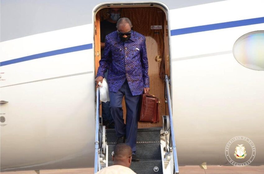  Guinée : Retour de l’ex-président Condé après des soins à l’étranger sur ordre de Doumbouya