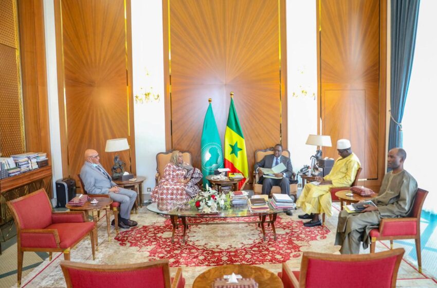  Dans le cadre du suivi de la coopération bilatérale entre Dakar et Moroni,  le Chef de L’Etat a reçu aujourd’hui la Ministre de la santé des Comores