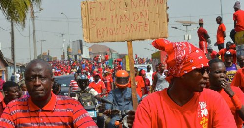 Guinée: de violentes manifestations éclatent après l’arrestation de cadres du FNDC