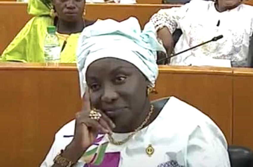  Assemblée nationale : la note incendiaire de Mimi Touré à Oumar Youm