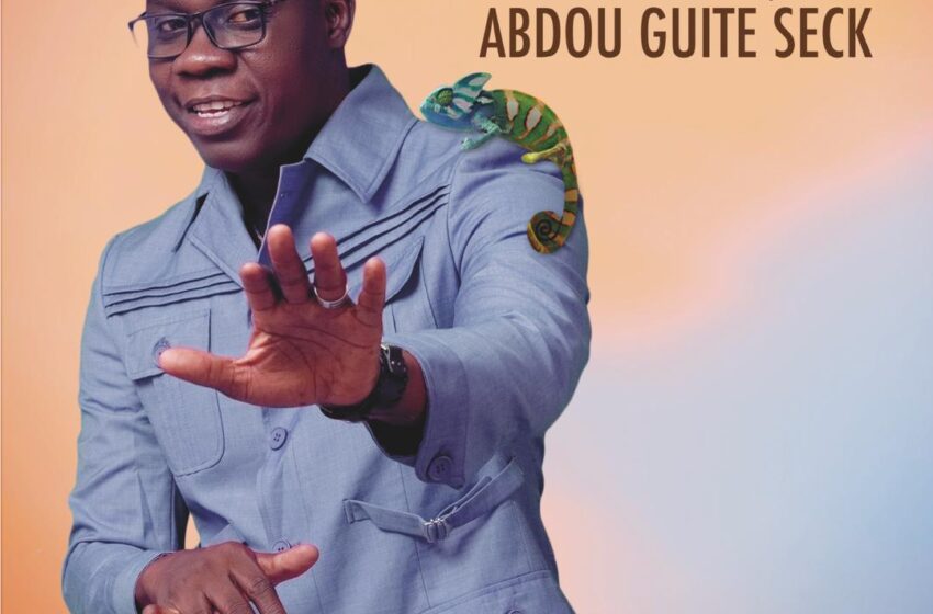  Abdou Guitté Seck lance son nouvel album “Kakatar”, mot d’origine wolof, qui signifie caméléon