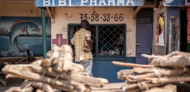  Centrafrique : des pharmacies sauvages, alternative aux soins coûteux