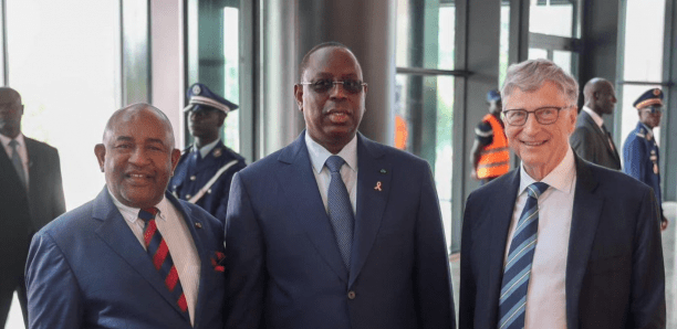  Grand Challenges Dakar 2023 : Le président Macky Sall élève Bill Gates au rang de Commandeur dans l’Ordre national du Lion