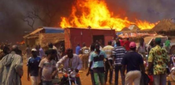  Incendie à Sékhoto ( département de Saraya) : 30 cases réduites en cendres